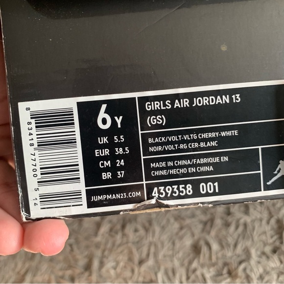 Air Jordan | 13 GS 'Black Voltage Cherry’ (2010) size 6Y - Picture 4 of 7